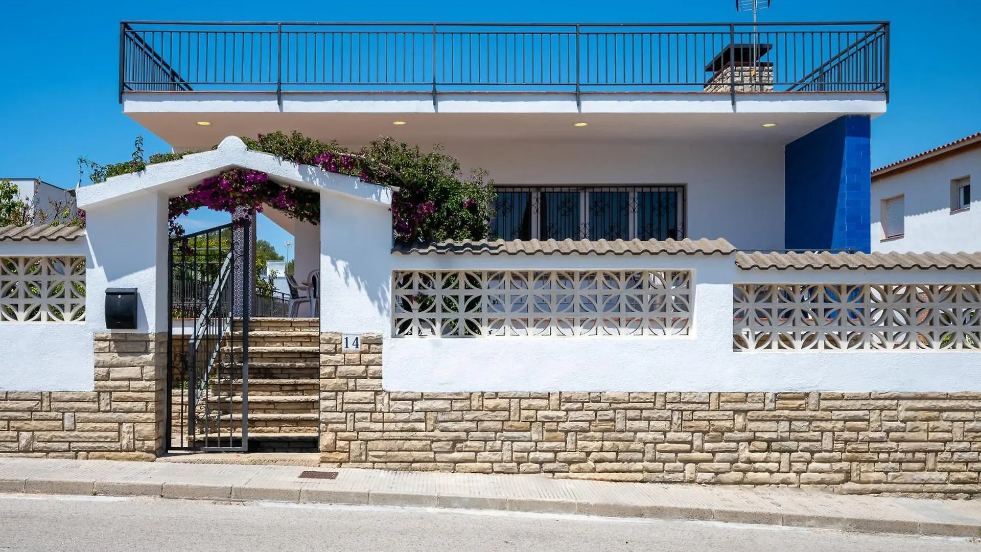 At166 Playa A 10 Min A Pie Villa Torredembarra Holiday home